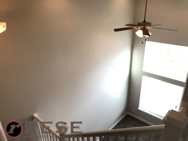 Building Photo - Beautiful Edge Townhome in Bluffdale