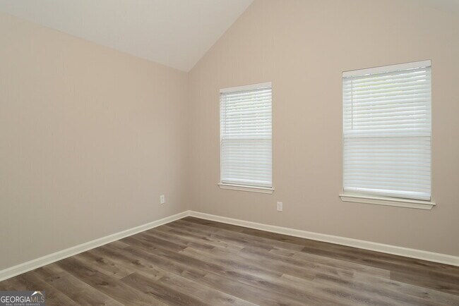 Building Photo - 307 Hidden Creek Ln