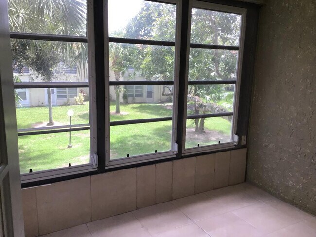 Building Photo - 5641 SW 2nd Ct