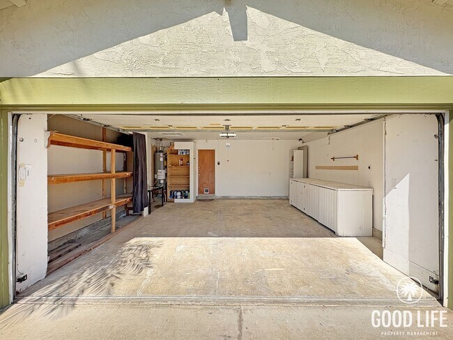 Building Photo - Renovated 4BR Home with Large Yard on Peaceful Cul-de-Sac