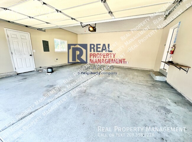 Building Photo - 719 Brundage St