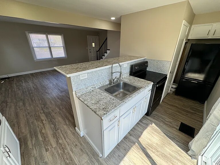 Building Photo - 4054 Larkspur Dr