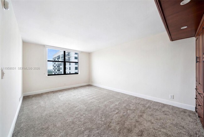 Building Photo - 2301 S Ocean Dr