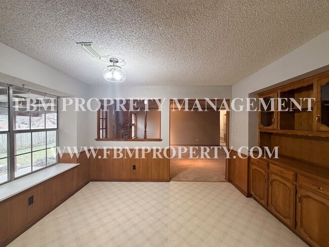 Building Photo - 1103 Scarlet Oaks Cir