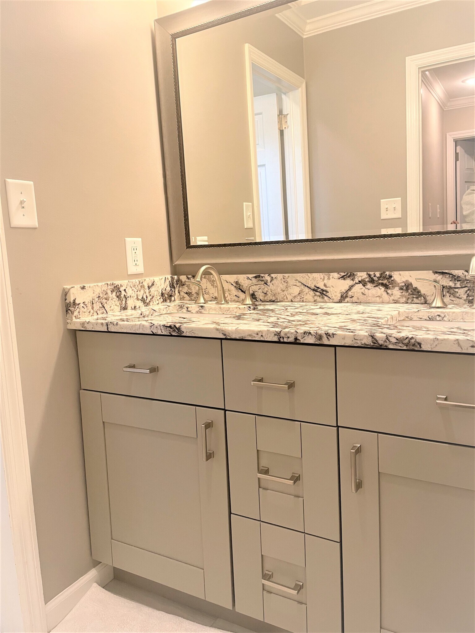 Building Photo - 4044 Emma Ln NE