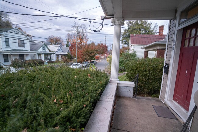 Building Photo - 161 Pope St