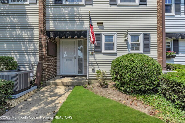 Building Photo - 15 Linden Dr