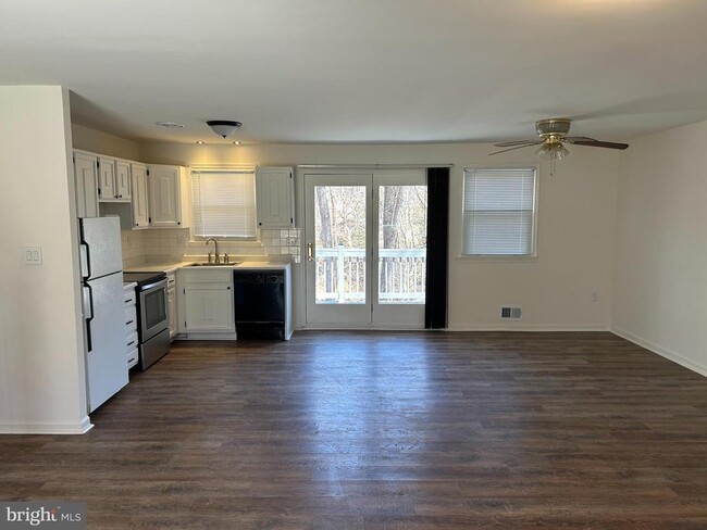 Building Photo - 903 Park Terrace