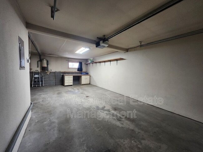 Building Photo - 1932 Beaver Pl