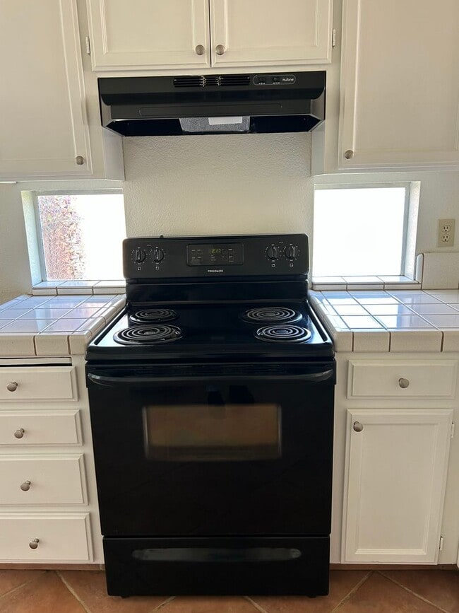 Building Photo - Beautiful 3 bedroom Home. 1st Month Free with 1 year Lease!