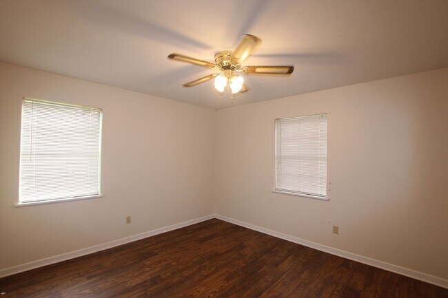 Building Photo - Coming Soon: 4 Bedroom 2 Bath home in Tyler!