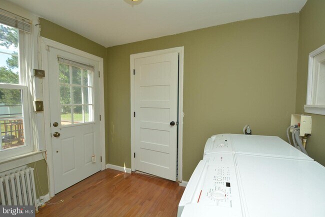 Building Photo - 8609 Oxon Hill Rd