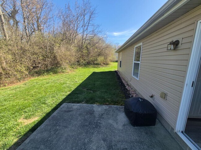 Building Photo - 40 Nicole Dr