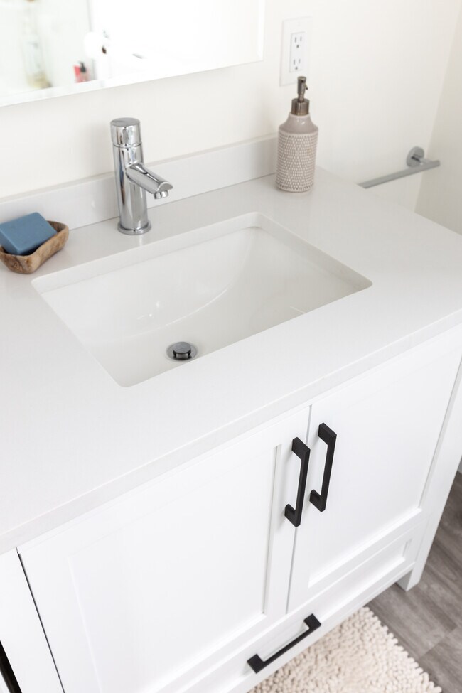 Building Photo - 136 Topsfield Rd