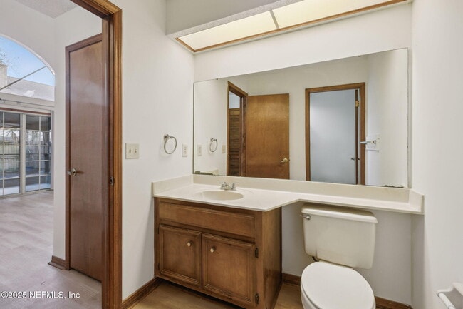 Building Photo - 1138 Fromage Cir W