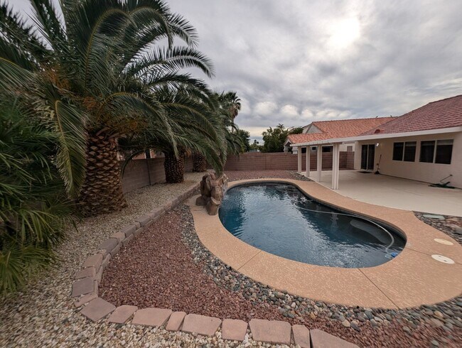 Building Photo - 8040 Villa Rosarito St