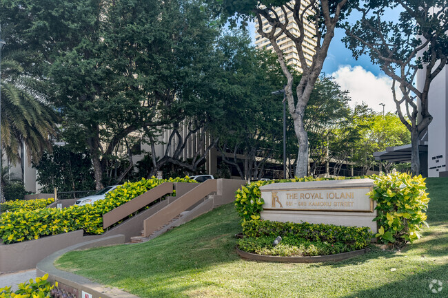Building Photo - Royal Iolani