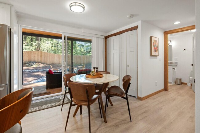 Building Photo - 125 Mountain View Dr