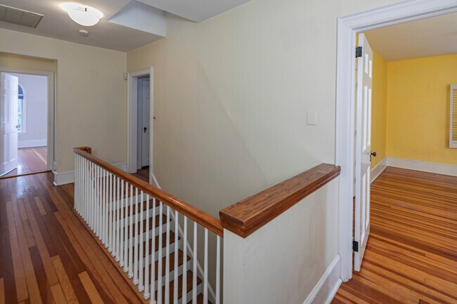 Building Photo - 254 Jefferson Rd