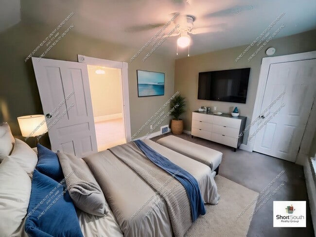 Building Photo - 4 bed 1 bath Single Family Home