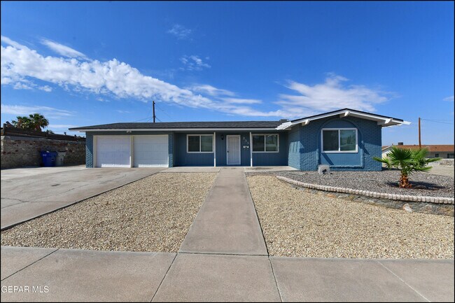 Primary Photo - 233 Vista Bonita St