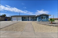 Building Photo - 233 Vista Bonita St