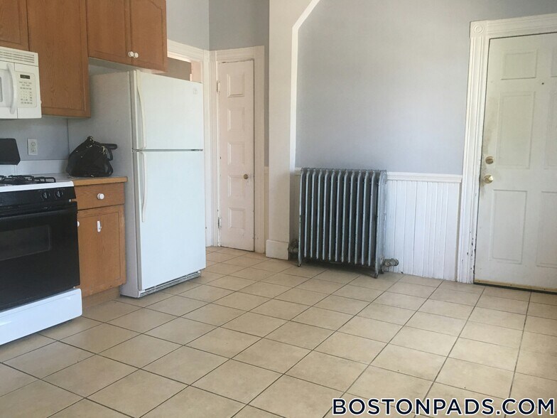 Building Photo - 794 Boylston St