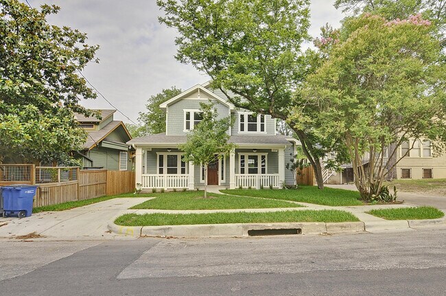 Building Photo - UT PRE-LEASE: 2011 Constructed Custom West...