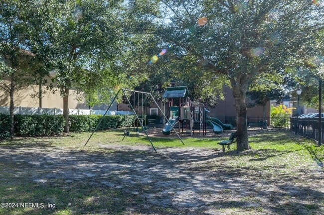 Building Photo - 9505 Armelle Way