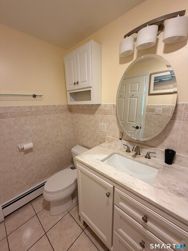 Building Photo - 265 Burritt St