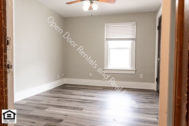 Building Photo - 3718 S Wayne Ave