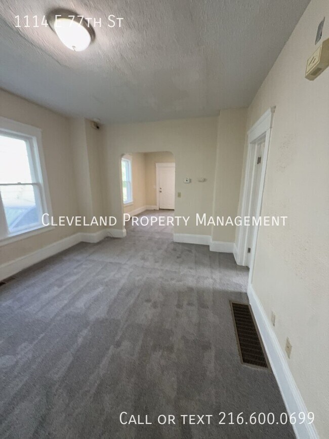 Building Photo - 1114 E 77th St