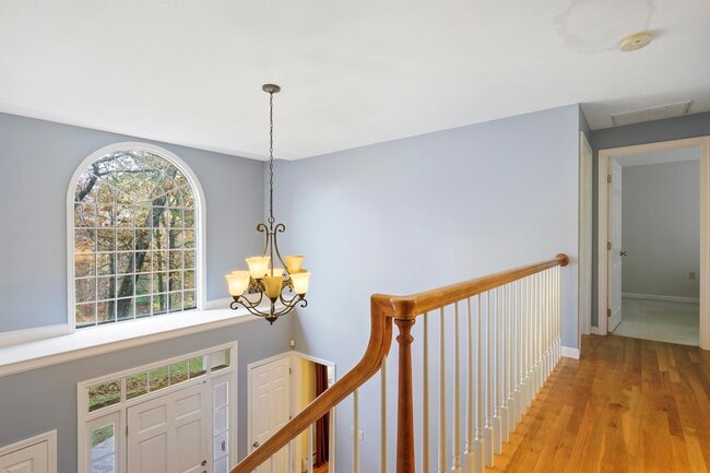 Building Photo - 13 Bear Hill Rd