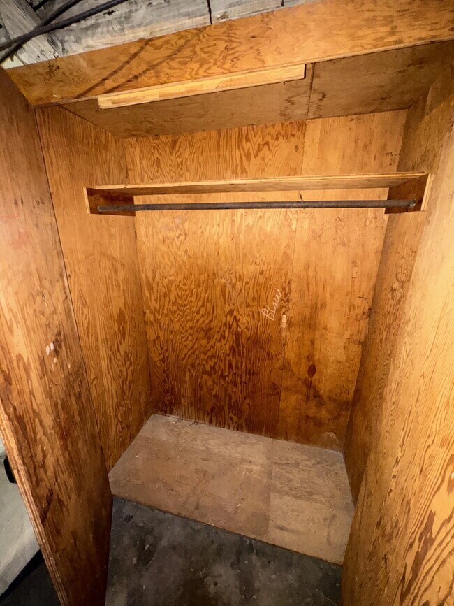 Building Photo - Discover Urban Living at Its Best: Spacious 2-Bedroom Retreat in the Heart of Portland!