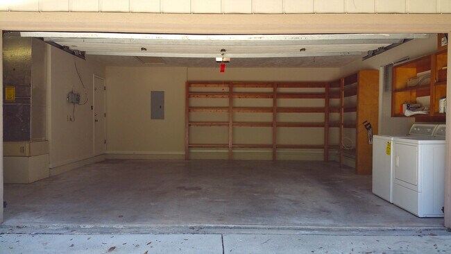 Building Photo - **4431 NW 53rd Street (Huntington)