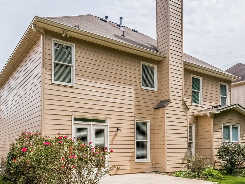 Building Photo - 3067 Woodbridge Ln