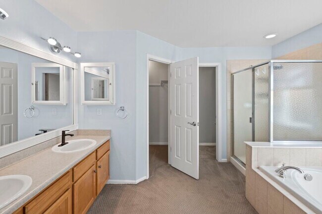 Building Photo - 626 Rolling Rock Point