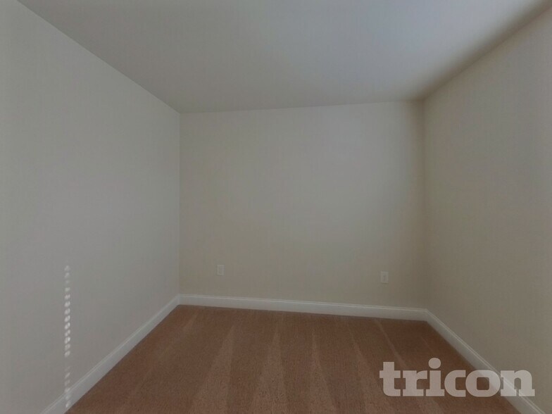 Building Photo - 6442 Fairford Dr