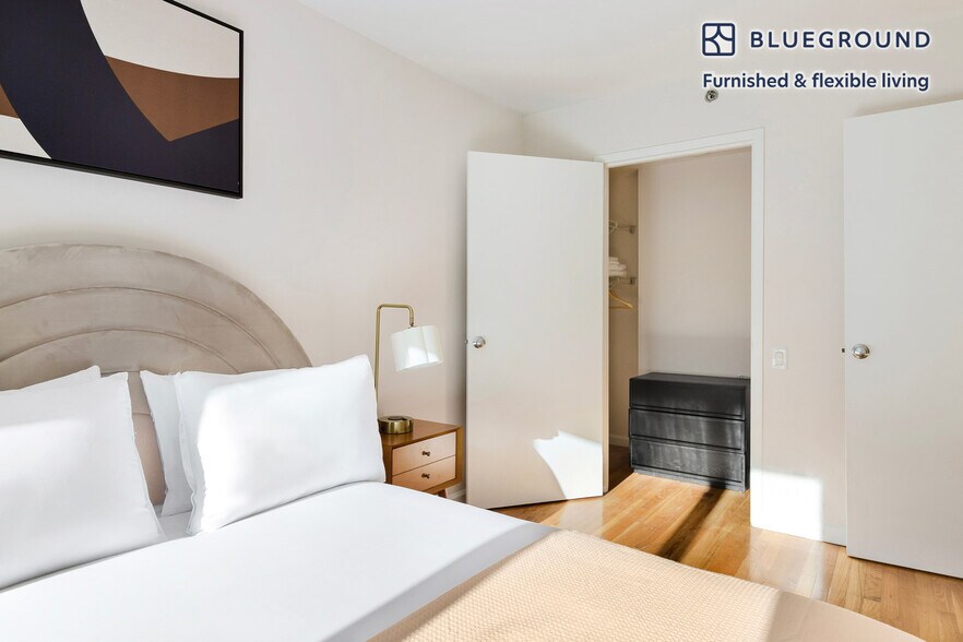 Building Photo - 120 W 21st St