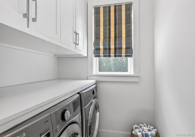 Building Photo - 17 Bayview Rd N