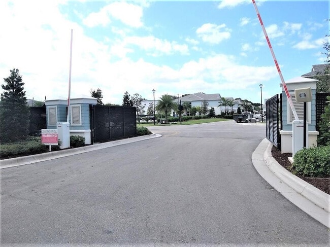 Building Photo - 1851 Sandpiper Pointe Pl