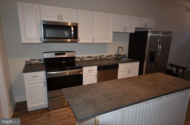 Building Photo - 2018 N Calvert St