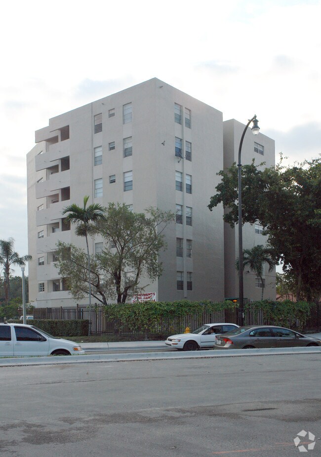 Primary Photo - 5995 Biscayne Blvd