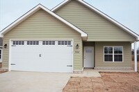 Building Photo - 3 Bedroom, 2 Bath Home in Valley View- Com...