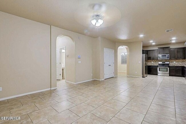 Building Photo - 12445 Chamberlain Dr