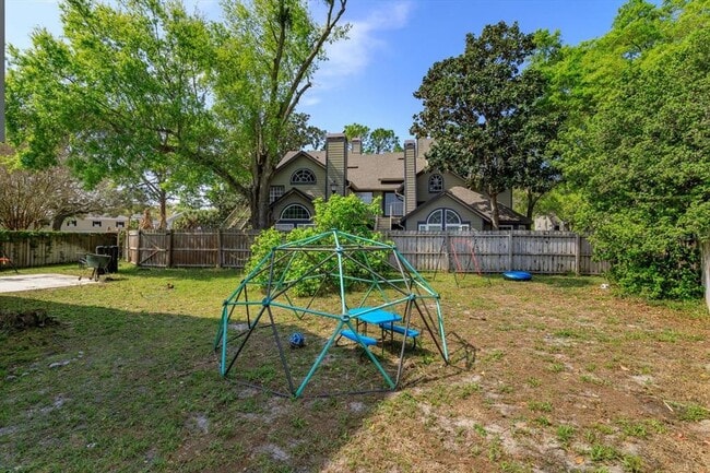 Building Photo - 836 Garden Glen Loop