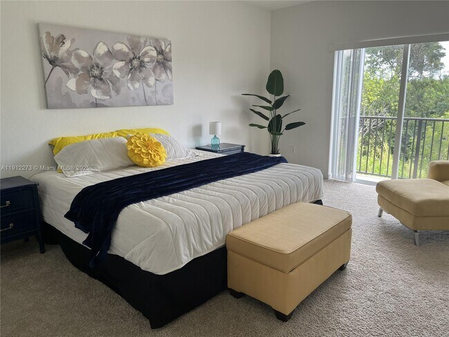 Building Photo - 784 SE 19th St