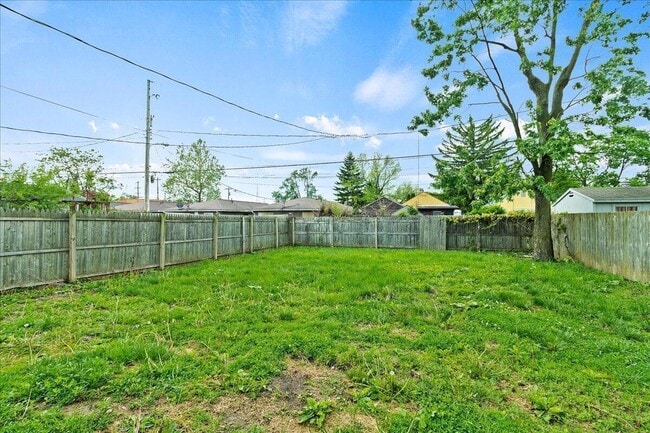 Building Photo - 2459 Atwood Terrace