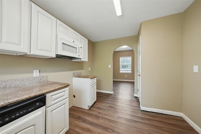 Building Photo - 3615 Seabrook St