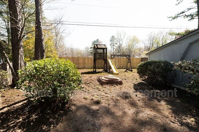 Building Photo - 1172 Southwood Dr